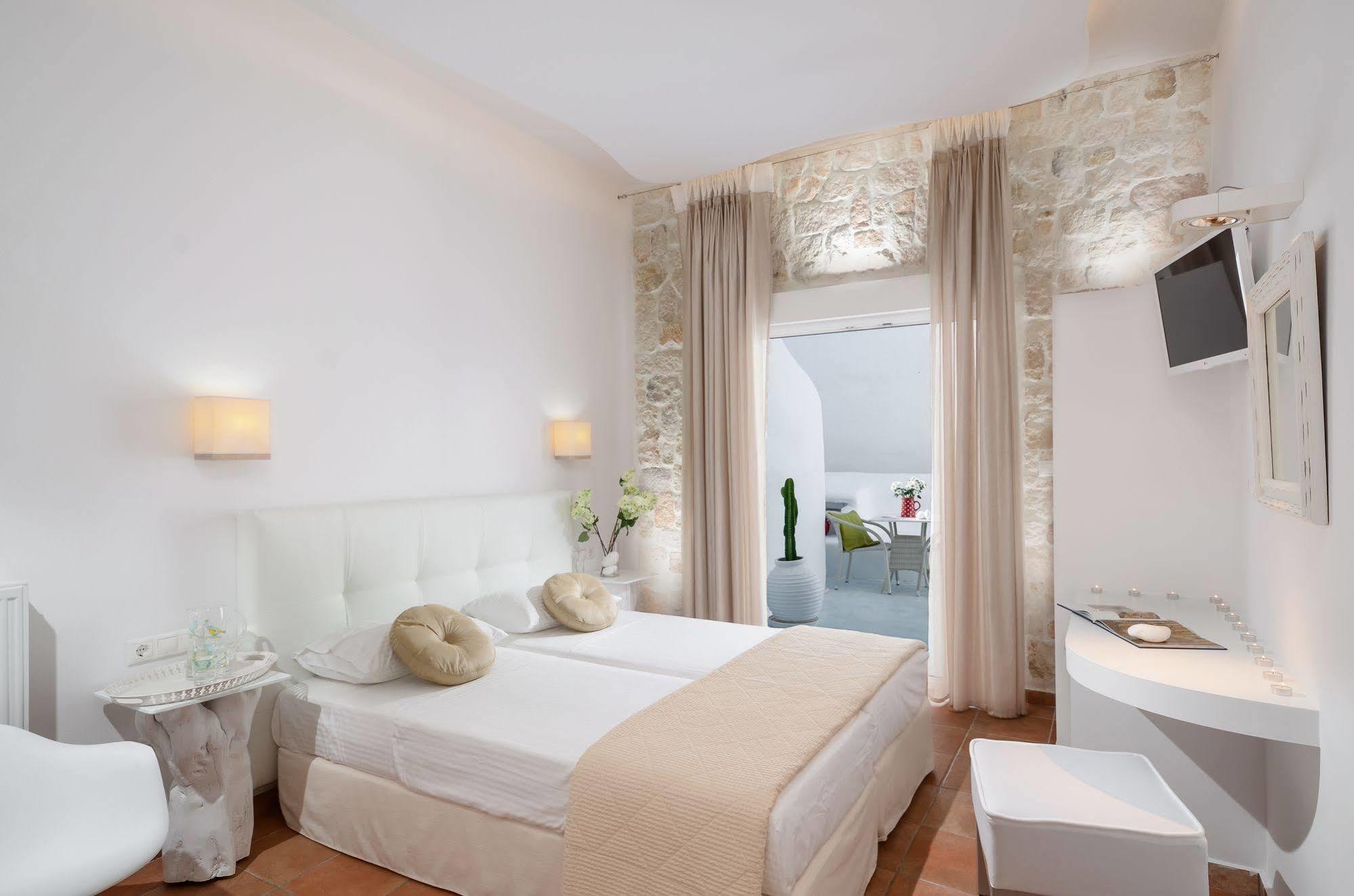 アドリアーニ ホテル Naxos City エクステリア 写真